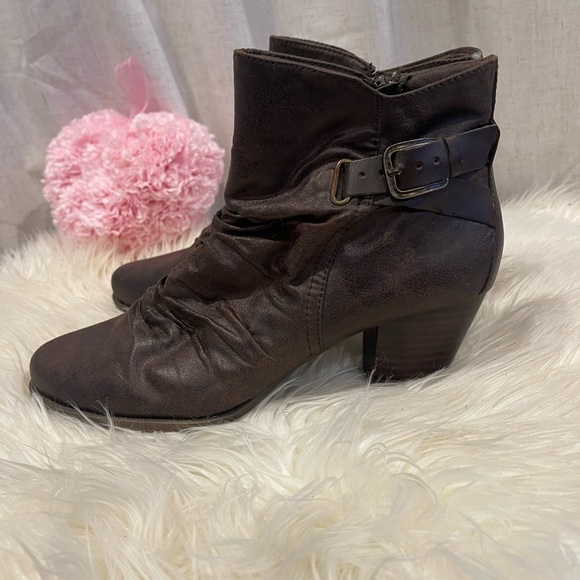BareTraps Boots size 11 - Picture 1 of 10